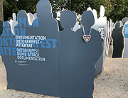 "Dokumentation Oktoberfest-Attentat"lnks vom Wiesneingang für die Opfer des Oktoberfest-Attentats  (Foto. Martin Schmitz)